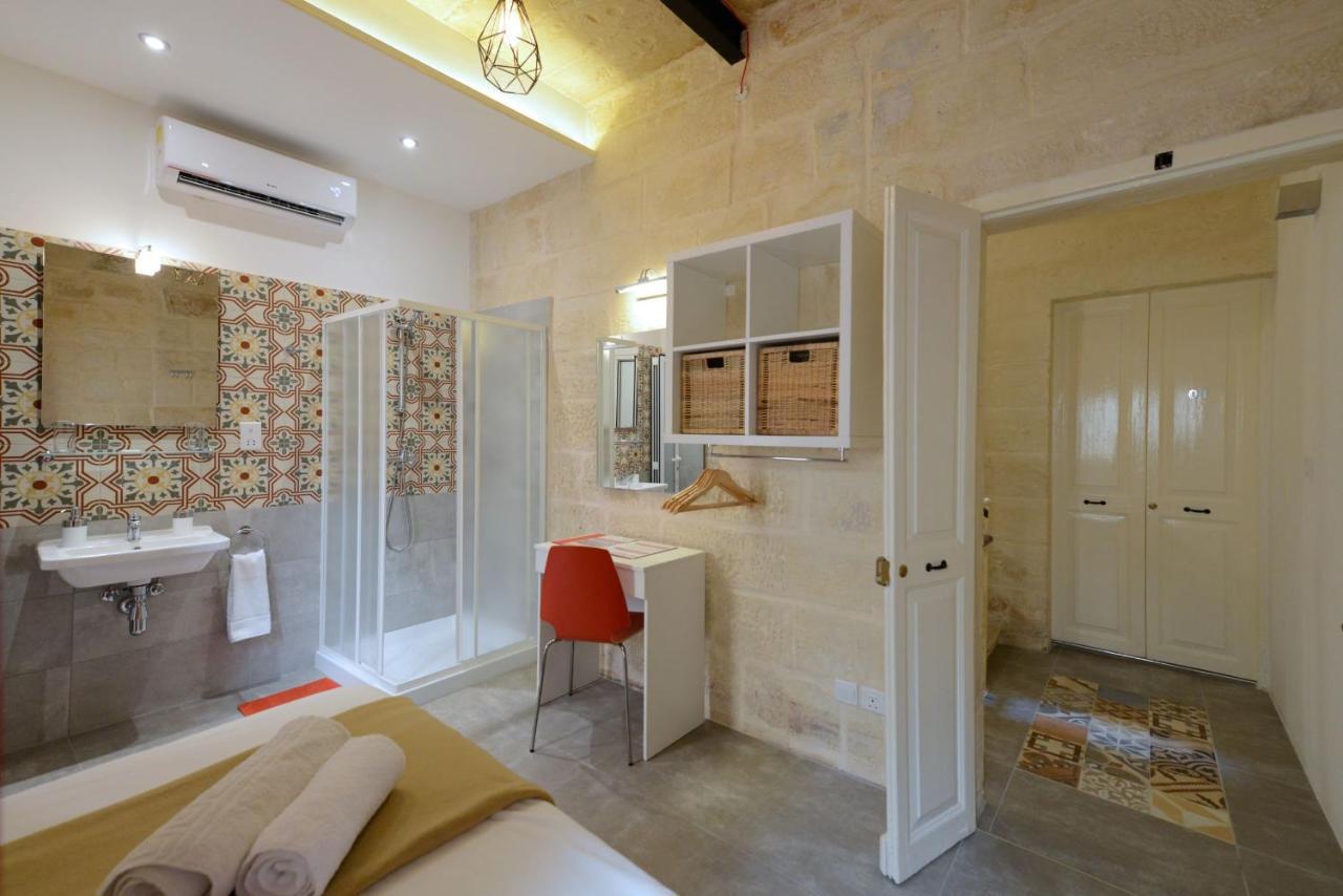 Private Rooms With Bathroom In Valletta Dış mekan fotoğraf