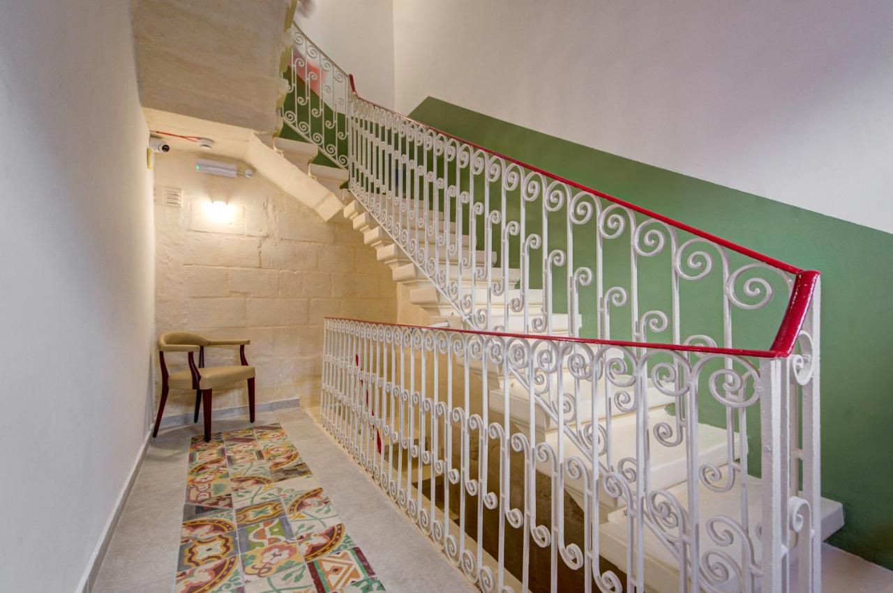 Private Rooms With Bathroom In Valletta Dış mekan fotoğraf