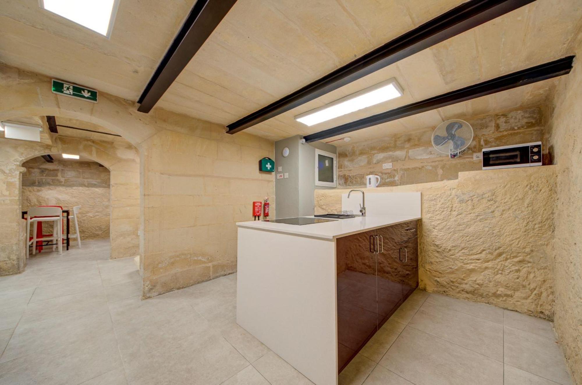 Private Rooms With Bathroom In Valletta Dış mekan fotoğraf