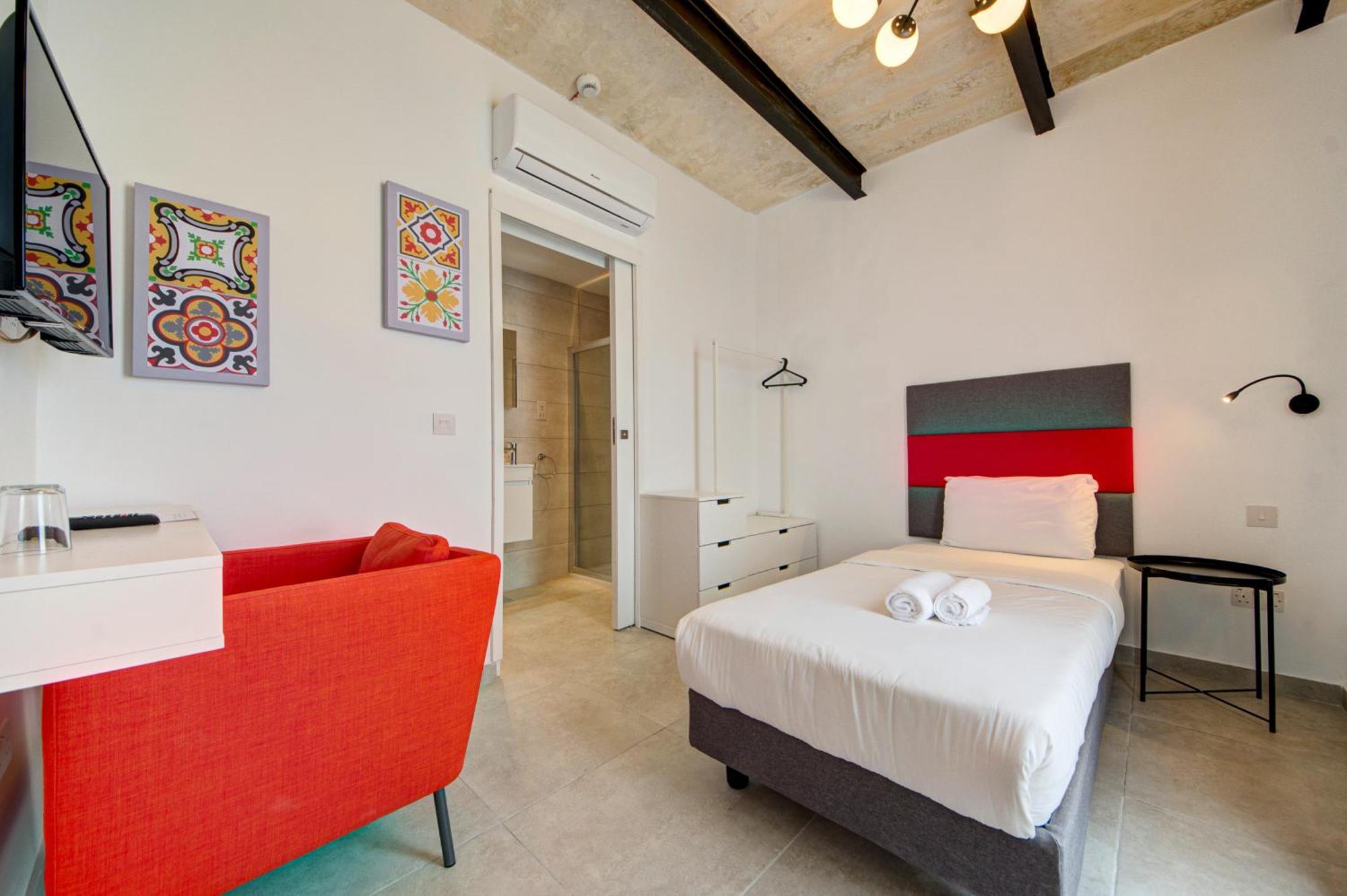 Private Rooms With Bathroom In Valletta Dış mekan fotoğraf